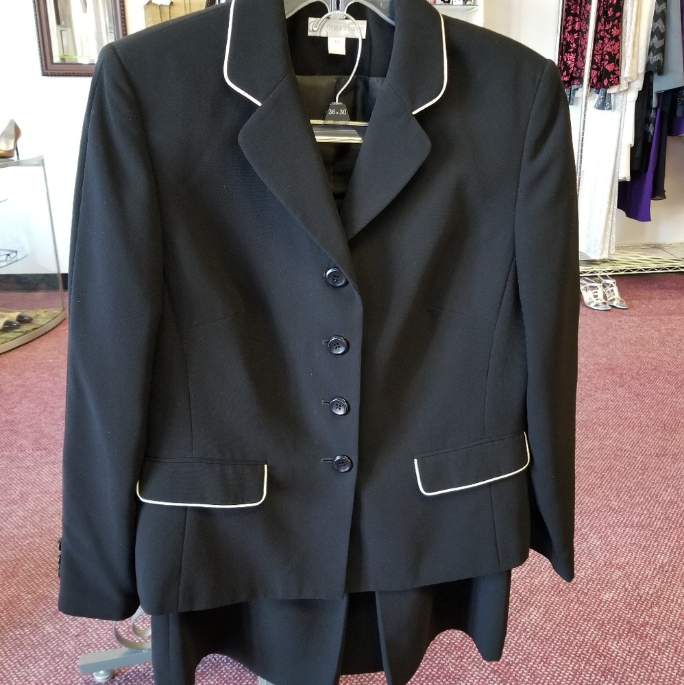 Woman's 2 piece suit